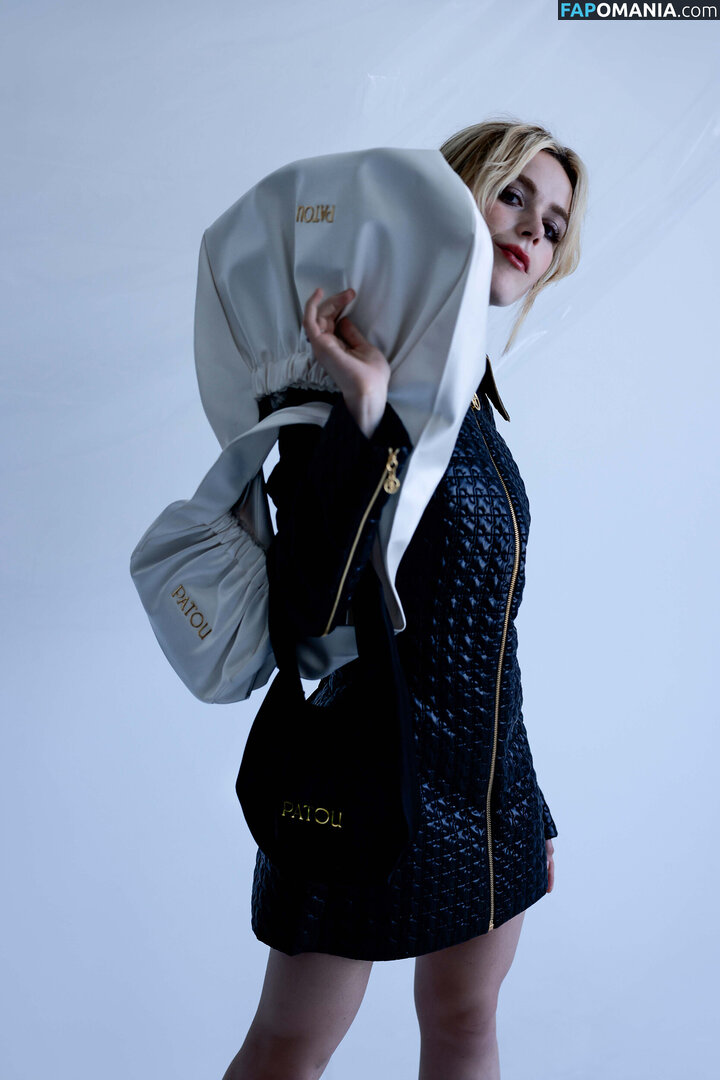 AdventuresSabrina / Kiernan Shipka / kiernanshipka Γυμνός OnlyFans  Διαρρεύσαστη φωτογραφία #1532