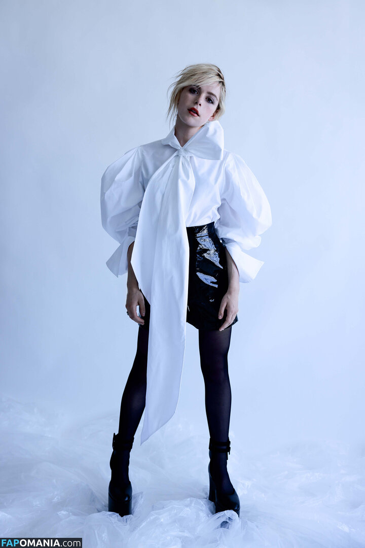 AdventuresSabrina / Kiernan Shipka / kiernanshipka Γυμνός OnlyFans  Διαρρεύσαστη φωτογραφία #1535