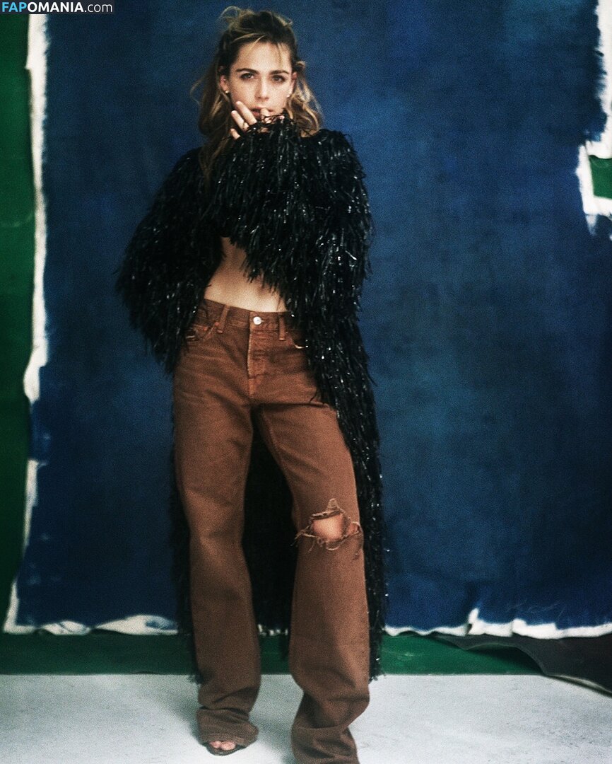 AdventuresSabrina / Kiernan Shipka / kiernanshipka Γυμνός OnlyFans  Διαρρεύσαστη φωτογραφία #1554