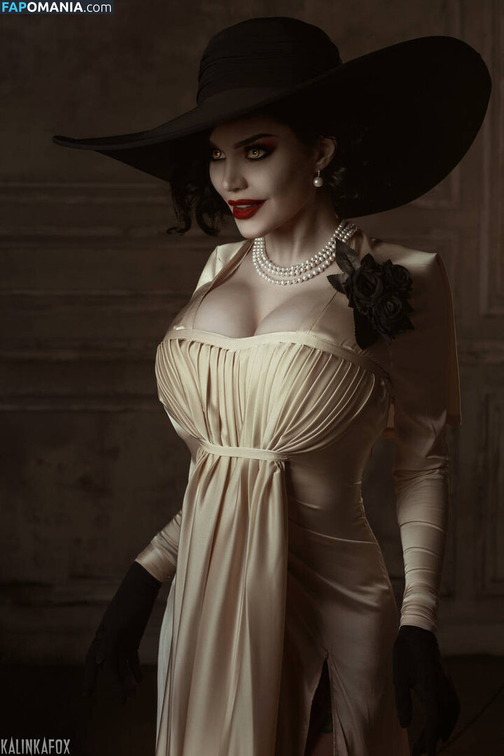 Alcina Dimitrescu and Bela Dimitrescu / Cassandra Dimitrescu / Daniela Dimitrescu / Lady Dimitrescu / ladydumitrescu Γυμνός OnlyFans  Διαρρεύσαστη φωτογραφία #2