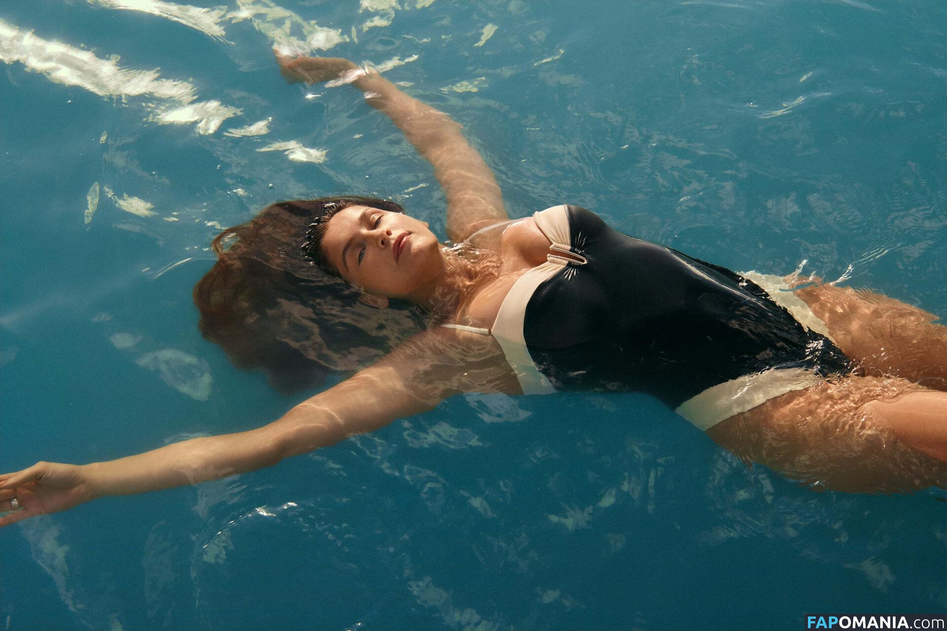 Laetitia Casta / laetitiacasta Γυμνός OnlyFans  Διαρρεύσαστη φωτογραφία #2