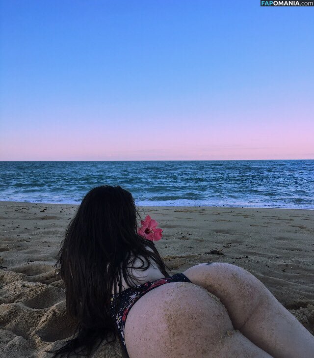 Larissa Peyerle / https: / larissapeyerle Γυμνός OnlyFans  Διαρρεύσαστη φωτογραφία #3