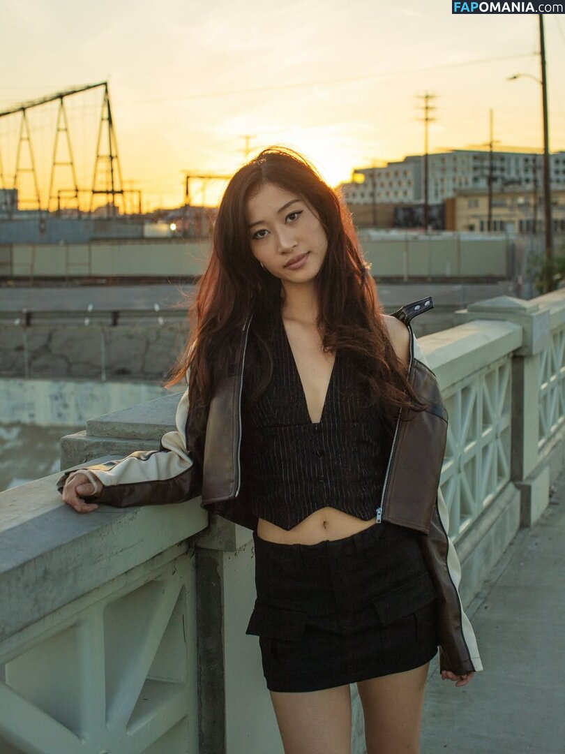 Famous Asian tiktoker / Leenda Dong / leendadong / leendaphotodumps Γυμνός OnlyFans  Διαρρεύσαστη φωτογραφία #1