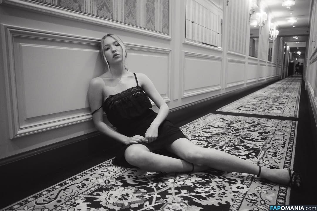 Lila Grace Moss Hack / https: Γυμνός OnlyFans  Διαρρεύσαστη φωτογραφία #8