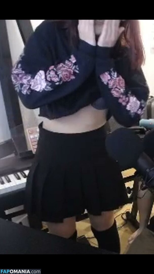 LilyPichu / onlysaber Γυμνός OnlyFans  Διαρρεύσαστη φωτογραφία #390