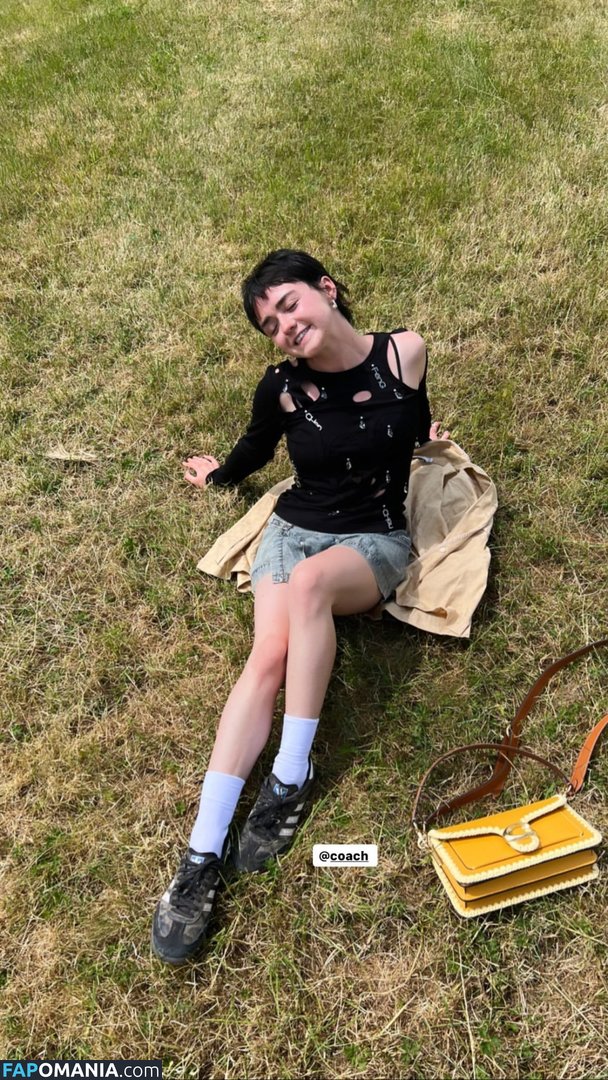 Maisie Williams Γυμνός Διαρρεύσαστη φωτογραφία #12