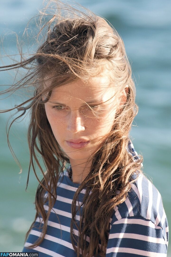 Marine Vacth / https: / marine_vacth / marinvacth Γυμνός OnlyFans  Διαρρεύσαστη φωτογραφία #8
