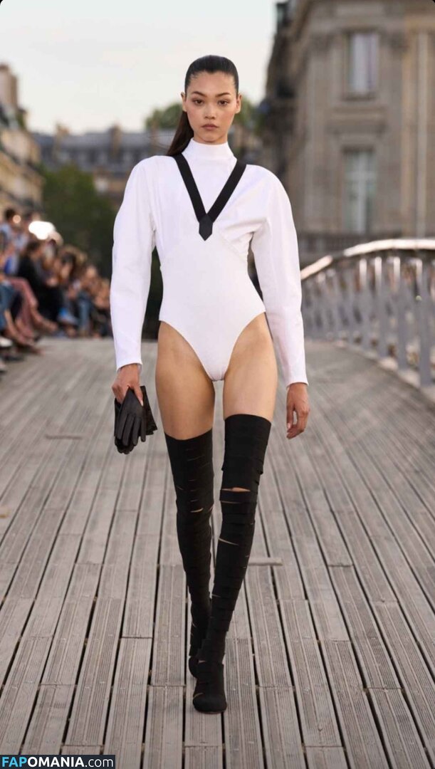 Mika Schneider / mikaschndr Γυμνός OnlyFans  Διαρρεύσαστη φωτογραφία #1