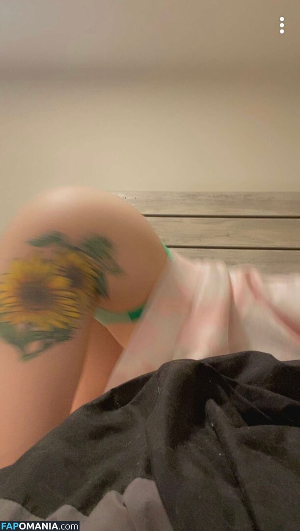 Mikaya / mikachukaylaroo Γυμνός OnlyFans  Διαρρεύσαστη φωτογραφία #5