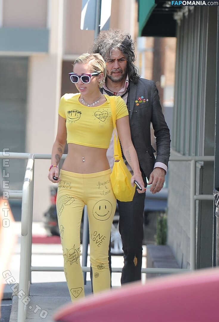 Miley Cyrus / https: / mileycyrus Γυμνός OnlyFans  Διαρρεύσαστη φωτογραφία #6