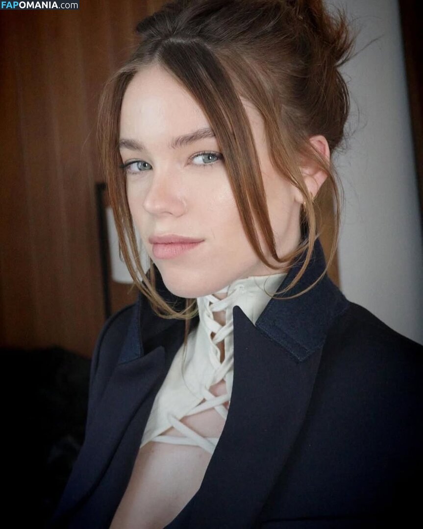 Milly Alcock / https: / millyalcock Γυμνός OnlyFans  Διαρρεύσαστη φωτογραφία #313