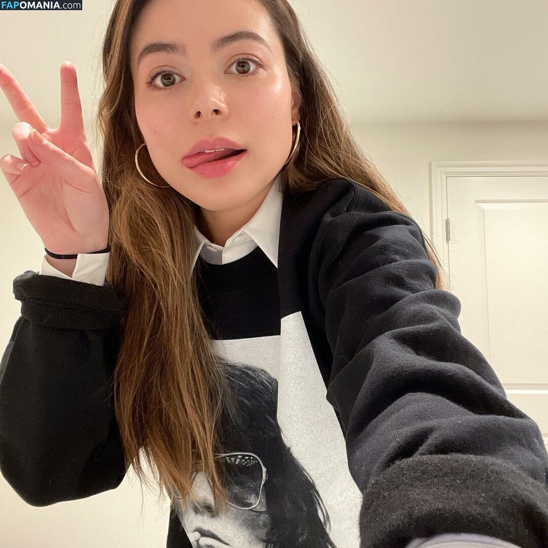 Miranda Cosgrove / MirandaCosgrove / onlyfanssz Γυμνός OnlyFans  Διαρρεύσαστη φωτογραφία #59