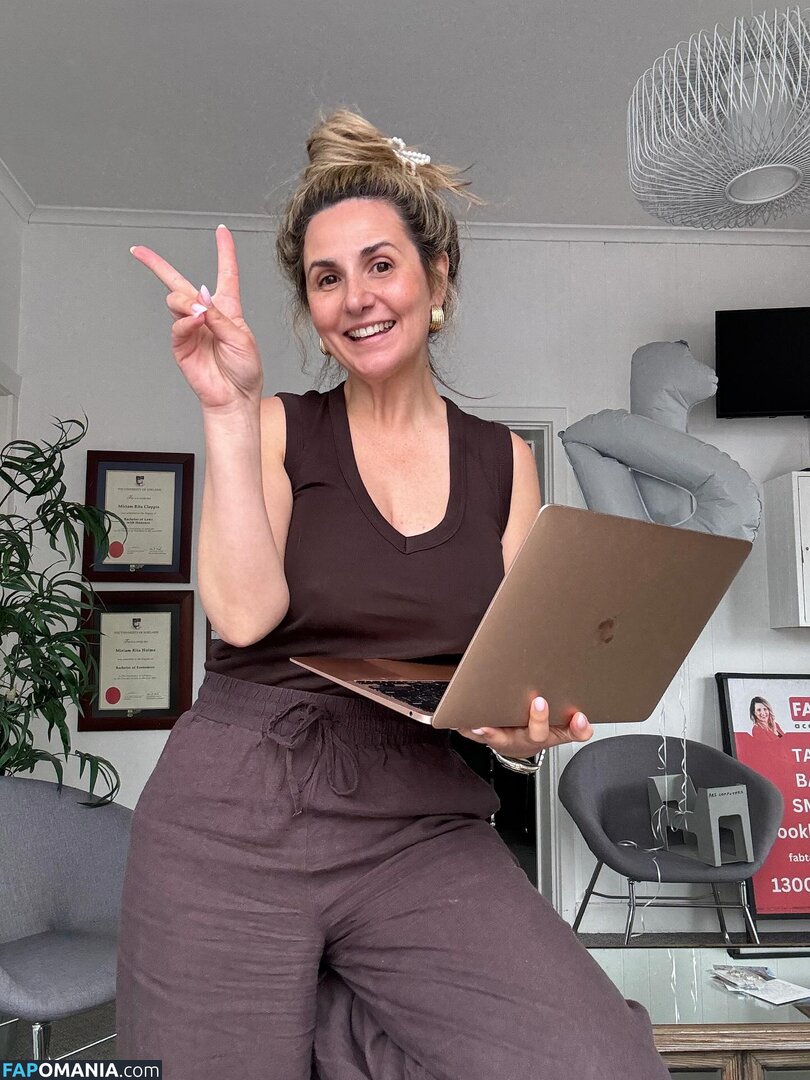 MILF Online Accountant / Miriam Holme / miriamholme Γυμνός OnlyFans  Διαρρεύσαστη φωτογραφία #8