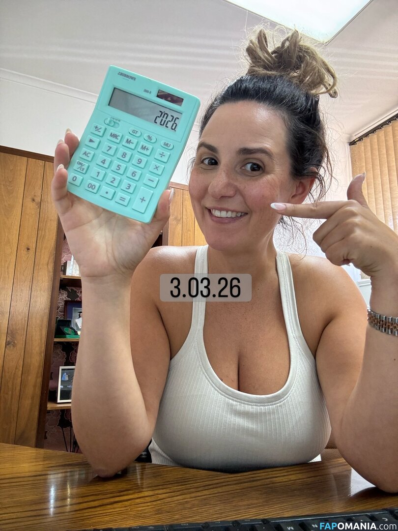 MILF Online Accountant / Miriam Holme / miriamholme Γυμνός OnlyFans  Διαρρεύσαστη φωτογραφία #18