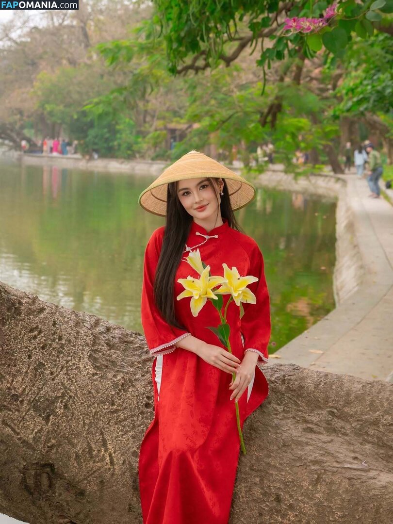 Moni Charlton / monicharlton Γυμνός OnlyFans  Διαρρεύσαστη φωτογραφία #1