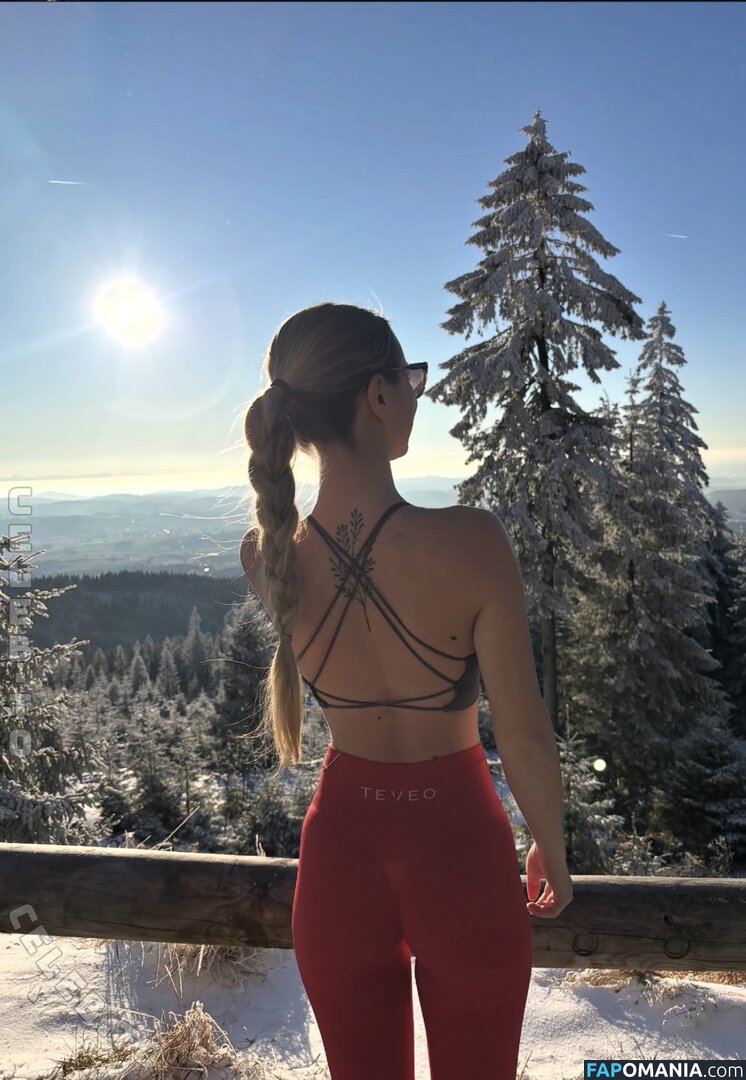Nina Haberl / niha.original Γυμνός OnlyFans  Διαρρεύσαστη φωτογραφία #1