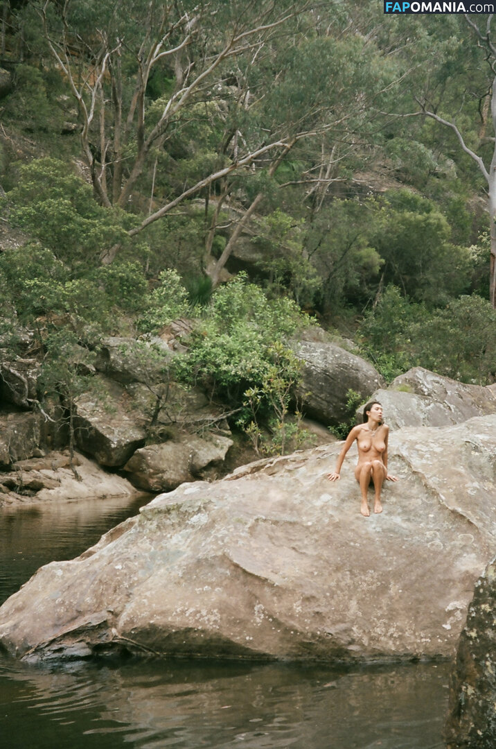 Nina Pirola / nature_nymph / nina.pirola Γυμνός OnlyFans  Διαρρεύσαστη φωτογραφία #2