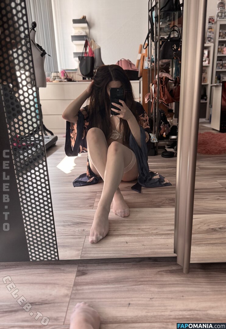 Nini Raven / Nini_Raven / raven_nini Γυμνός OnlyFans  Διαρρεύσαστη φωτογραφία #1