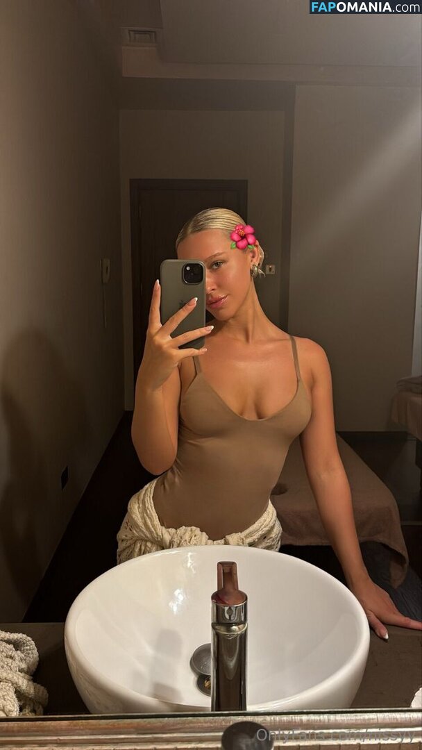 arisnsnn / hhiddengem / nissyy / thewhiskeymol Γυμνός OnlyFans  Διαρρεύσαστη φωτογραφία #8