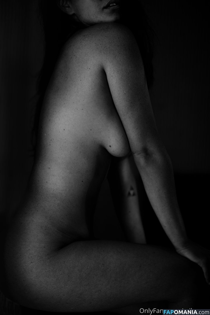 Nour Guiga / noor.g / nornaiysha / nour_guiga Γυμνός OnlyFans  Διαρρεύσαστη φωτογραφία #6
