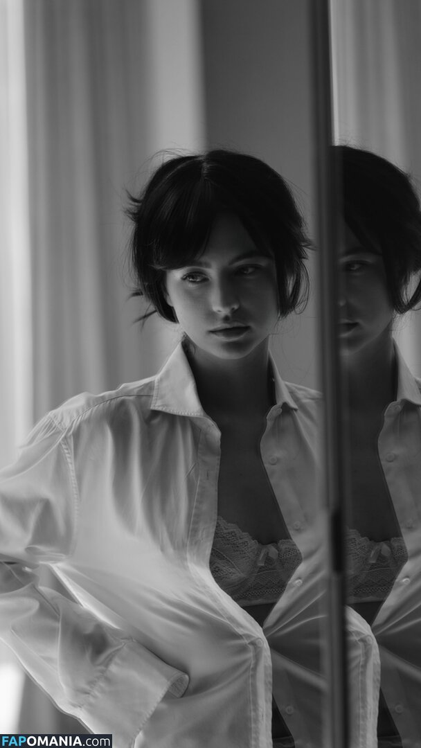 Pauline Maugauin / Pola Petrenko / polapetrenko Γυμνός OnlyFans  Διαρρεύσαστη φωτογραφία #5