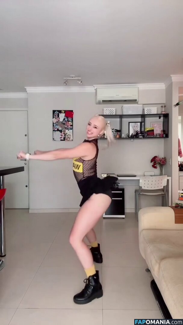 Renata Schneider / renata.c.schneider Γυμνός OnlyFans  Διαρρεύσαστη φωτογραφία #5