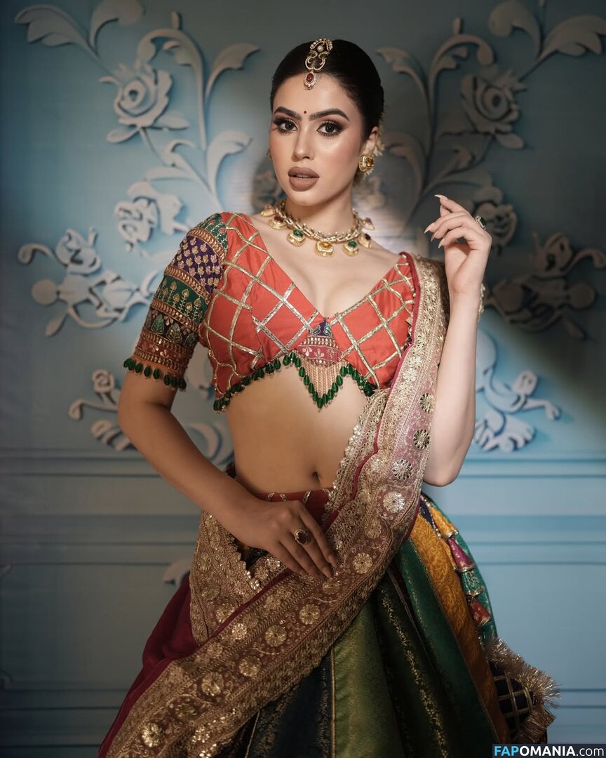 Riva Arora / https: / riva.arora.1 / riva.aroraofficial / rivarora_ Γυμνός OnlyFans  Διαρρεύσαστη φωτογραφία #4