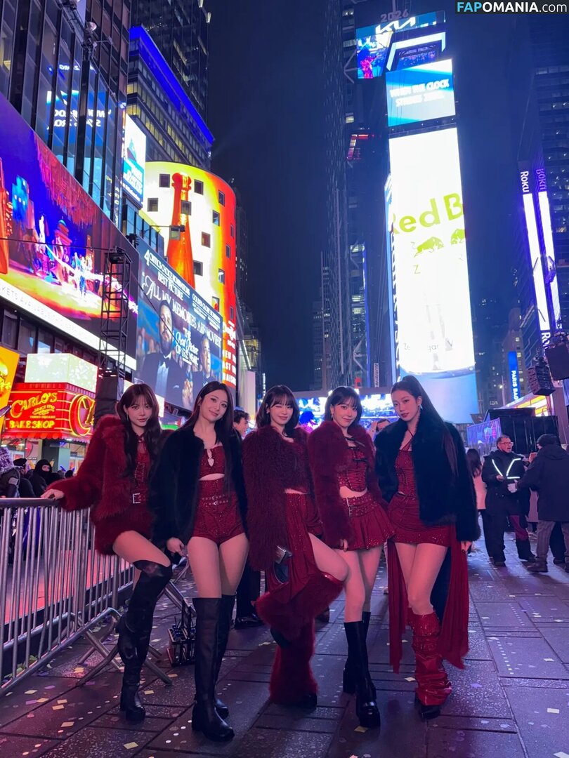 39saku_chan / LESSERAFIM / Sakura Miyawaki 宮脇 咲良 Γυμνός OnlyFans  Διαρρεύσαστη φωτογραφία #4