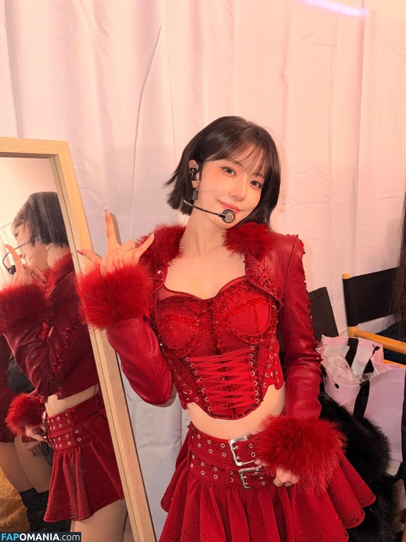 39saku_chan / LESSERAFIM / Sakura Miyawaki 宮脇 咲良 Γυμνός OnlyFans  Διαρρεύσαστη φωτογραφία #7