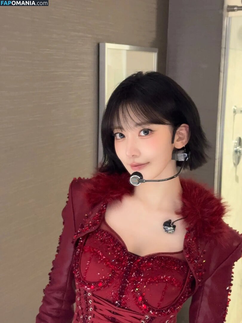 39saku_chan / LESSERAFIM / Sakura Miyawaki 宮脇 咲良 Γυμνός OnlyFans  Διαρρεύσαστη φωτογραφία #8