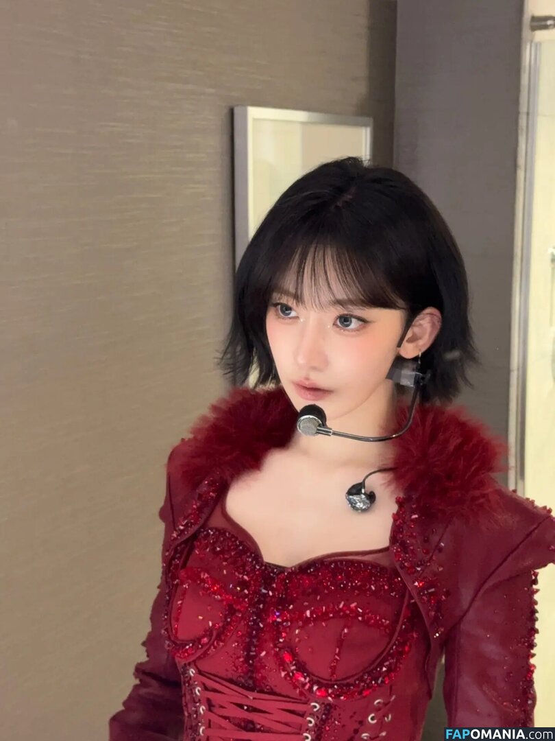 39saku_chan / LESSERAFIM / Sakura Miyawaki 宮脇 咲良 Γυμνός OnlyFans  Διαρρεύσαστη φωτογραφία #9