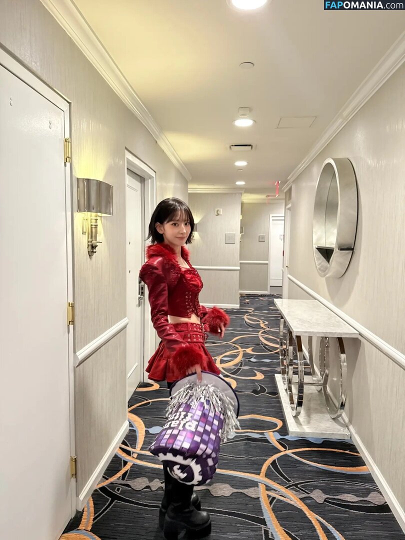 39saku_chan / LESSERAFIM / Sakura Miyawaki 宮脇 咲良 Γυμνός OnlyFans  Διαρρεύσαστη φωτογραφία #11