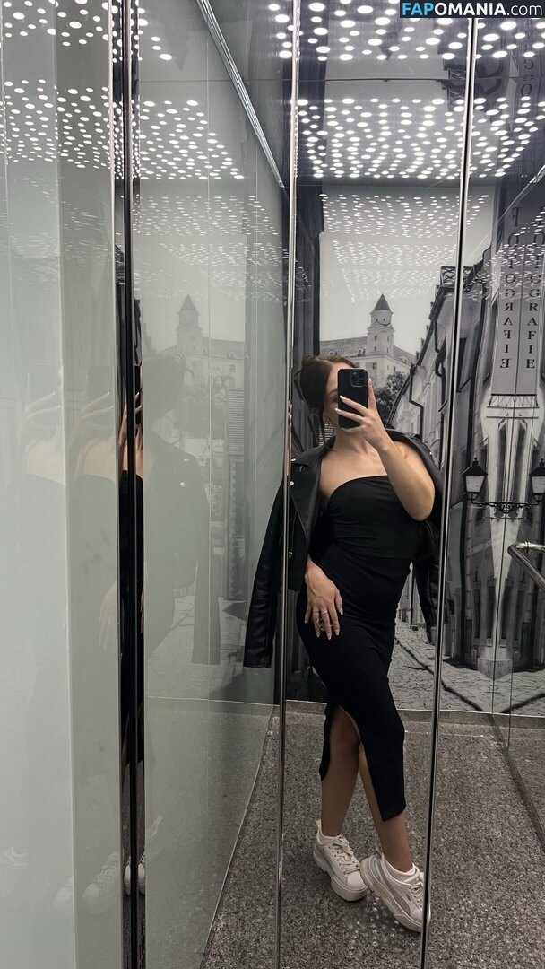 eminkarosikova / emrosik_ / secretofema Γυμνός OnlyFans  Διαρρεύσαστη φωτογραφία #5