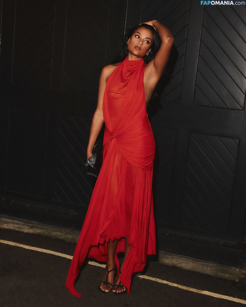 Simone Ashley / simoneashley Γυμνός OnlyFans  Διαρρεύσαστη φωτογραφία #6