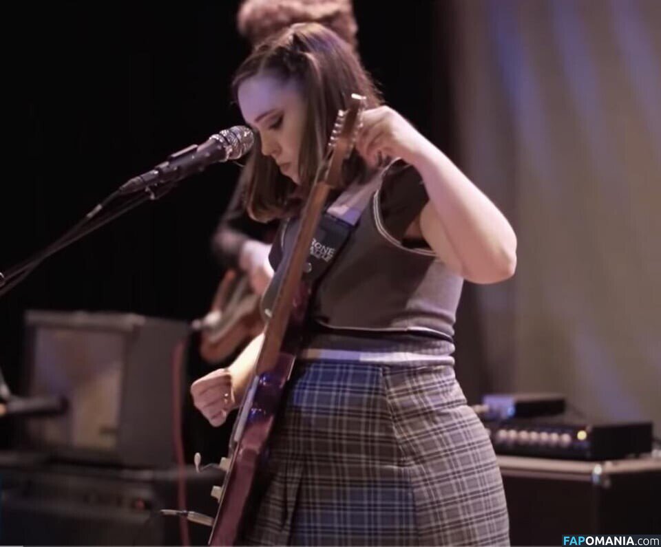 Soccer Mommy / Sophia Allison / soccermommyband Γυμνός OnlyFans  Διαρρεύσαστη φωτογραφία #3
