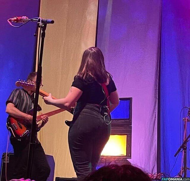 Soccer Mommy / Sophia Allison / soccermommyband Γυμνός OnlyFans  Διαρρεύσαστη φωτογραφία #5