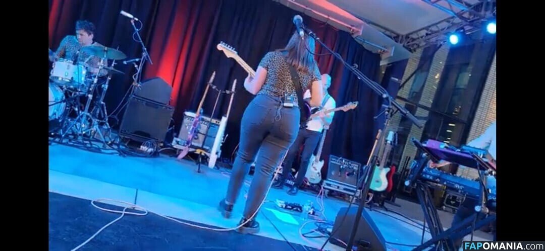 Soccer Mommy / Sophia Allison / soccermommyband Γυμνός OnlyFans  Διαρρεύσαστη φωτογραφία #6