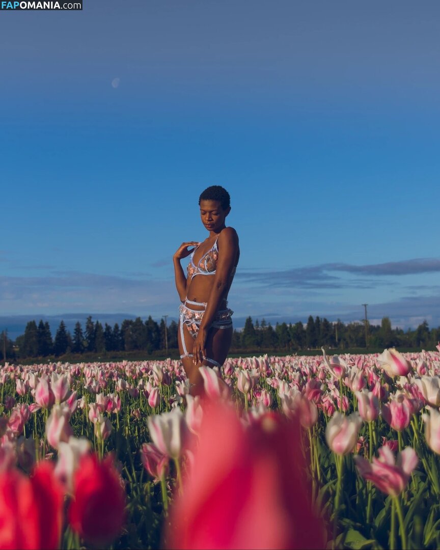 Autumn / autumn.busayo / autumnbusayo / sveltegoddess Γυμνός OnlyFans  Διαρρεύσαστη φωτογραφία #5