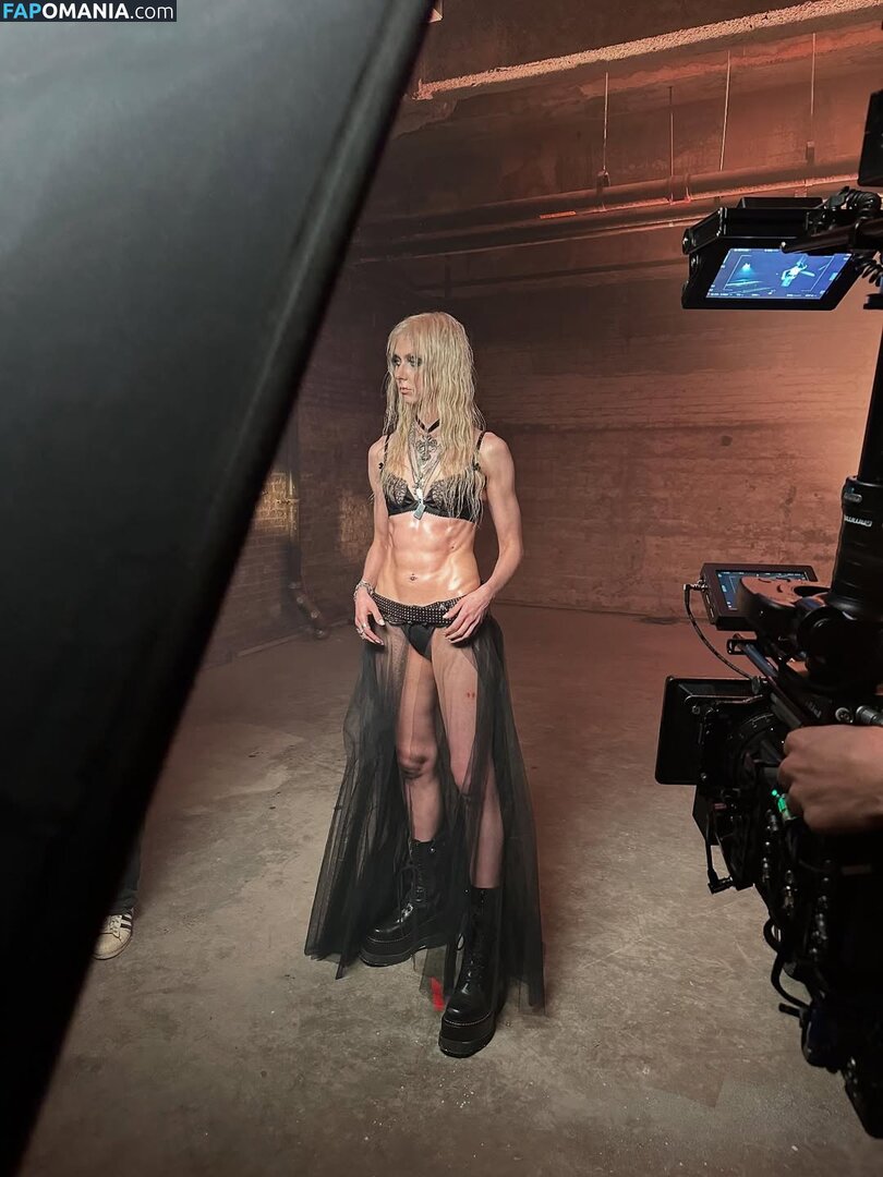 Taylor Momsen / aryelsoul / taylormomsen Γυμνός OnlyFans  Διαρρεύσαστη φωτογραφία #700