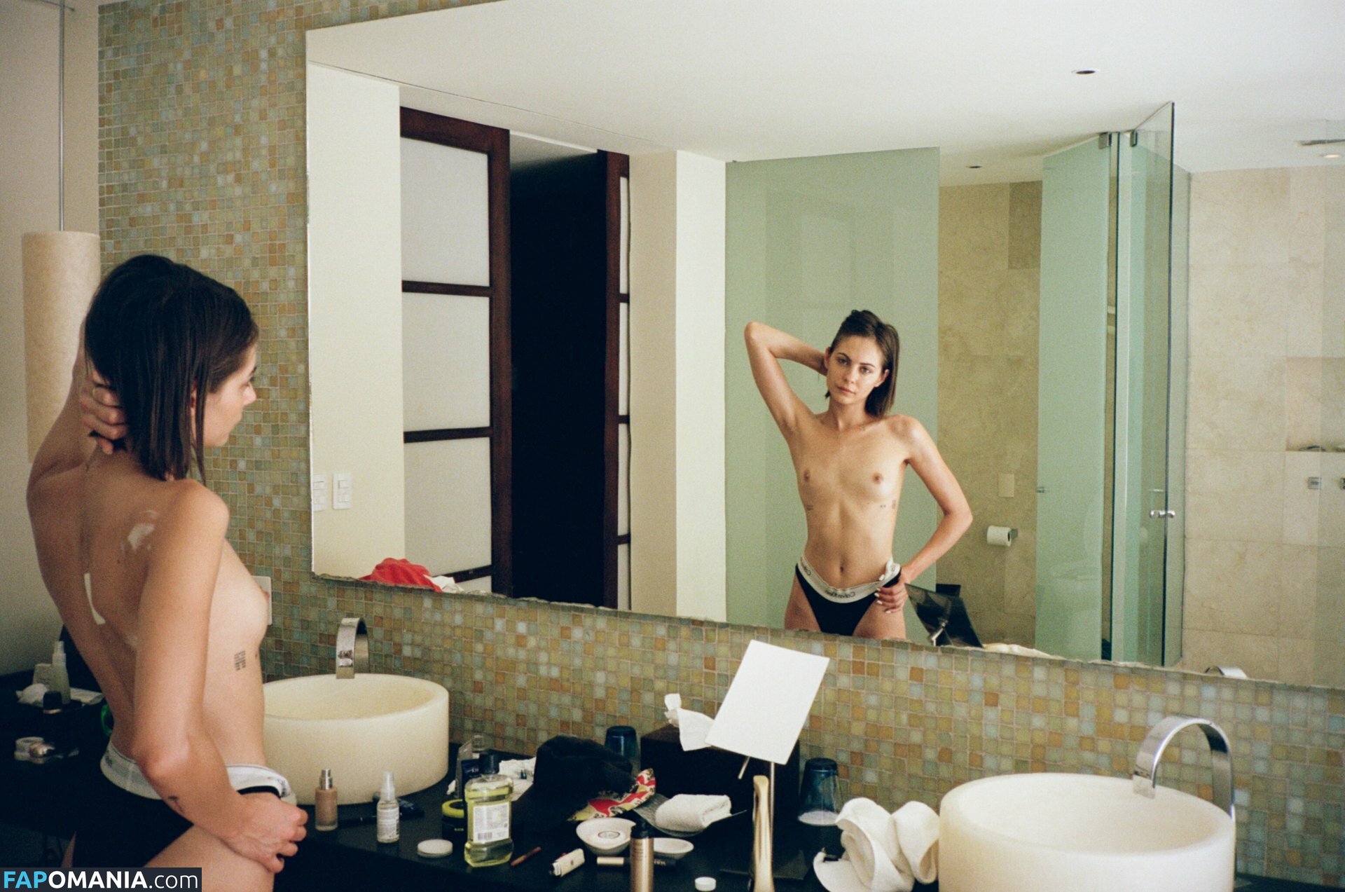 Willa Holland / willaholland Γυμνός OnlyFans  Διαρρεύσαστη φωτογραφία #1